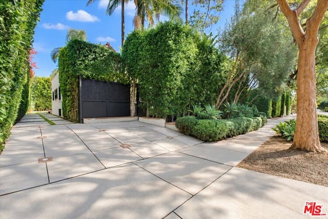 934 N Sweetzer Avenue, West Hollywood, CA 90069 — photo 30 of 35