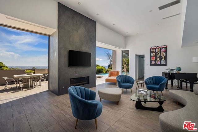 1489 Stebbins Terrace, West Hollywood, CA 90069 — photo 3 of 29