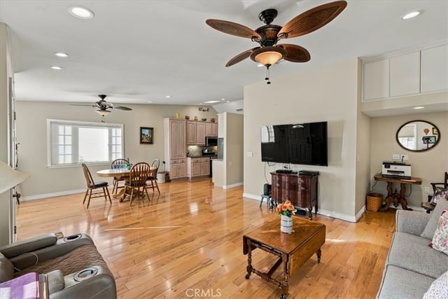 19237 Avenue Of The Oaks D, Newhall, CA 91321 — photo 3 of 22