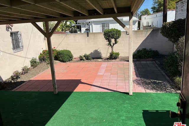 3766 Cimarron Street, Los Angeles, CA 90018 — photo 18 of 23
