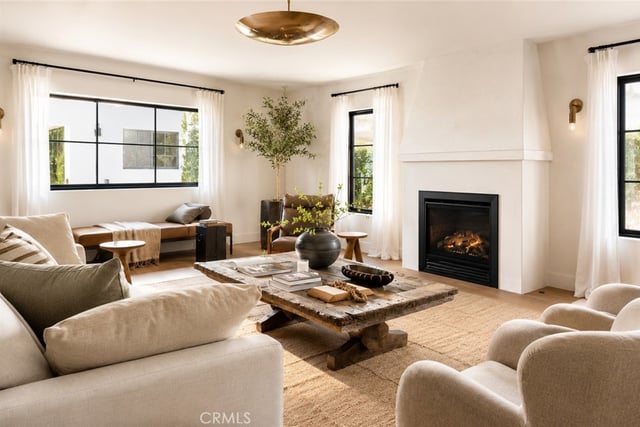 933 S Sycamore Avenue, Los Angeles, CA 90036 — photo 6 of 29