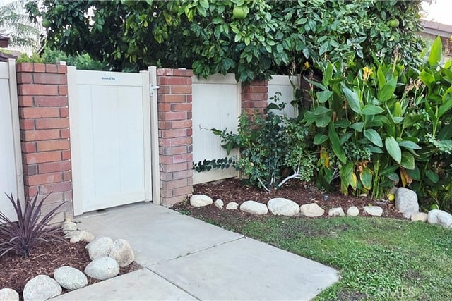 23512 Lampara Drive, Valencia, CA 91355 — photo 2 of 15