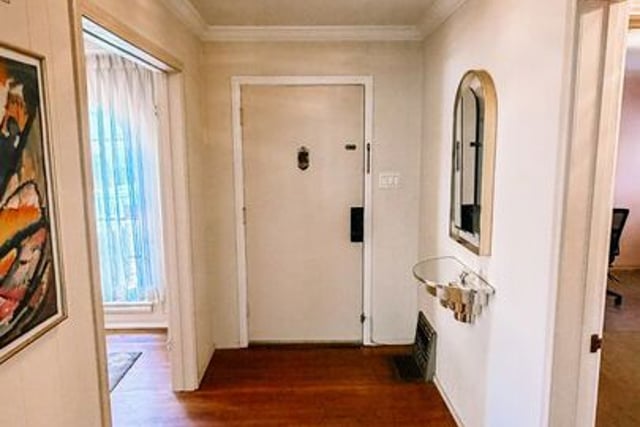 5112 Onaknoll Avenue, Los Angeles, CA 90043 — photo 6 of 51