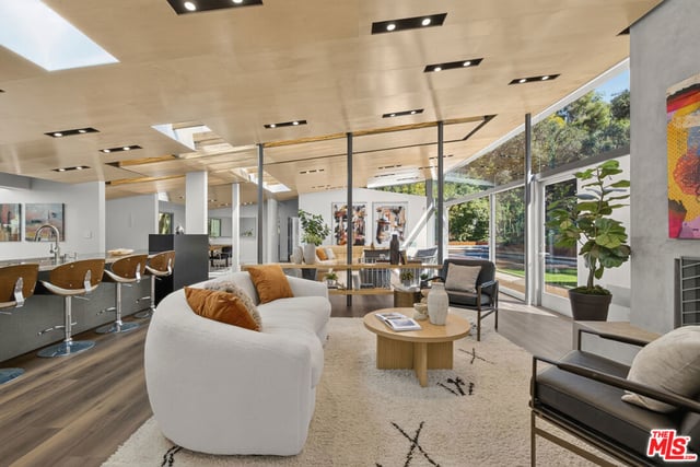2538 Hutton Drive, Beverly Hills, CA 90210 — photo 9 of 65