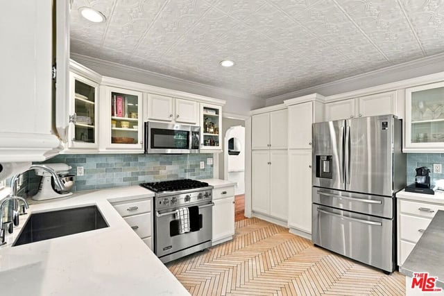 8266 Clinton Street, Los Angeles, CA 90048 — photo 10 of 40