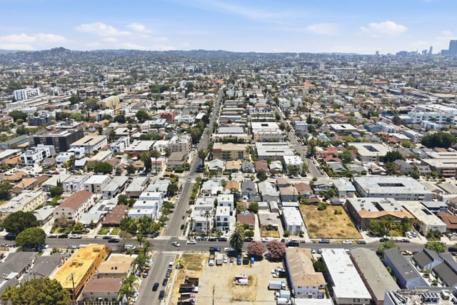 472 N Oxford Avenue, Los Angeles, CA 90004 — photo 9 of 10