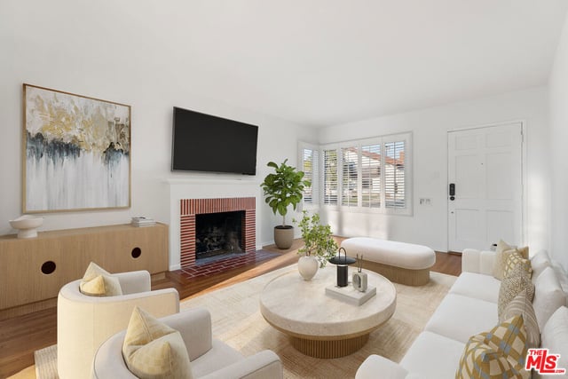 7527 Stewart Avenue, Los Angeles, CA 90045 — photo 2 of 16