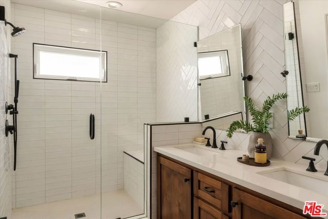 2441 Claremont Avenue, Los Angeles, CA 90027 — photo 12 of 27