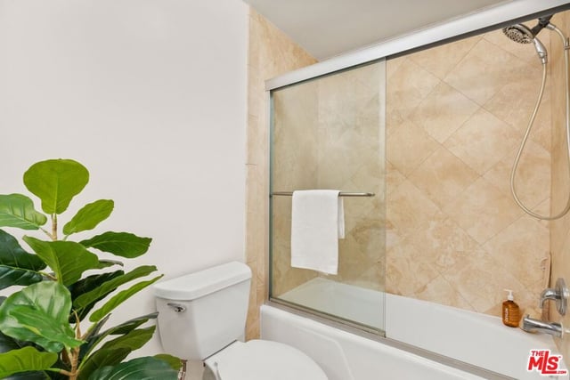 7250 Franklin Avenue 1006, Los Angeles, CA 90046 — photo 28 of 37