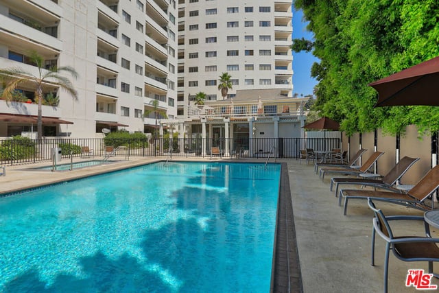 7250 Franklin Avenue 1006, Los Angeles, CA 90046 — photo 6 of 37