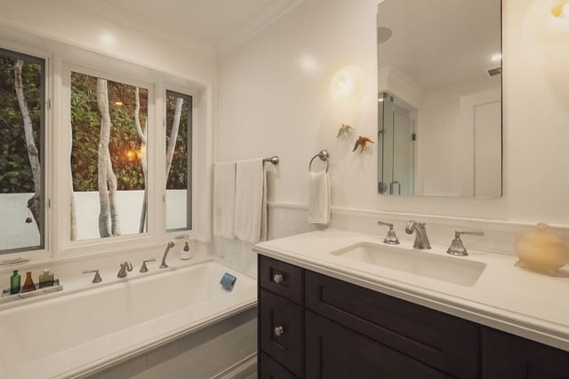 7218 La Presa Drive, Los Angeles, CA 90068 — photo 22 of 28