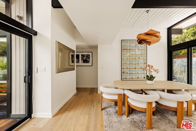 3905 Pacheco Drive, Sherman Oaks, CA 91403 — photo 18 of 34