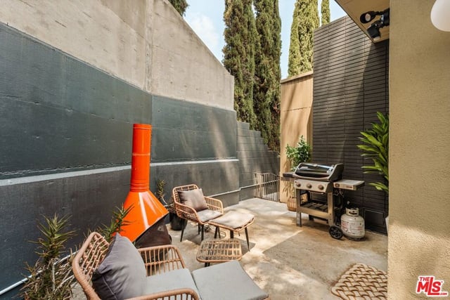3905 Pacheco Drive, Sherman Oaks, CA 91403 — photo 24 of 34