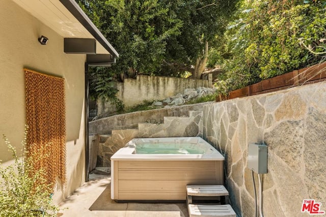 3905 Pacheco Drive, Sherman Oaks, CA 91403 — photo 29 of 34