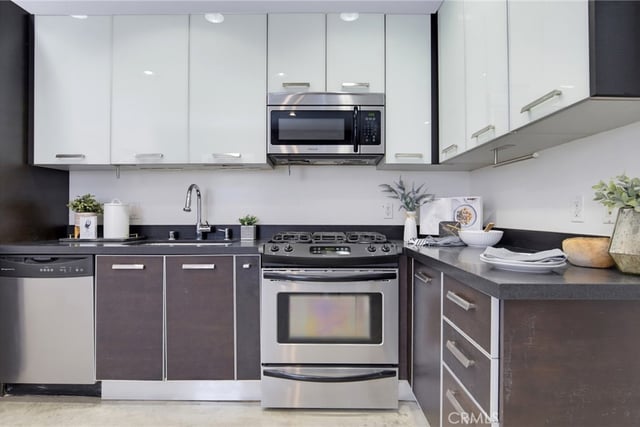 139 S Los Robles Avenue 102, Pasadena, CA 91101 — photo 11 of 25
