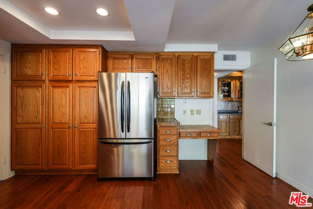 2440 Flintridge Drive, Glendale, CA 91206 — photo 15 of 65