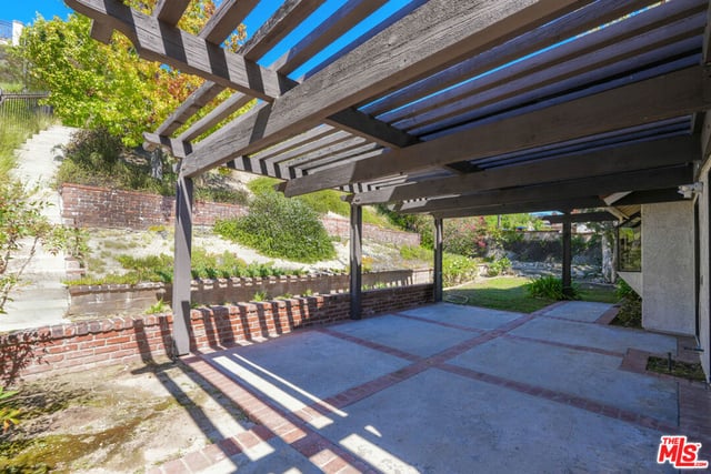 2440 Flintridge Drive, Glendale, CA 91206 — photo 50 of 65