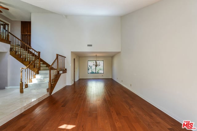 2440 Flintridge Drive, Glendale, CA 91206 — photo 7 of 65