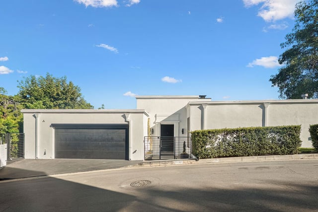 9314 Lloydcrest Drive, Beverly Hills, CA 90210 — photo 3 of 60