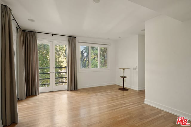 9314 Lloydcrest Drive, Beverly Hills, CA 90210 — photo 44 of 60