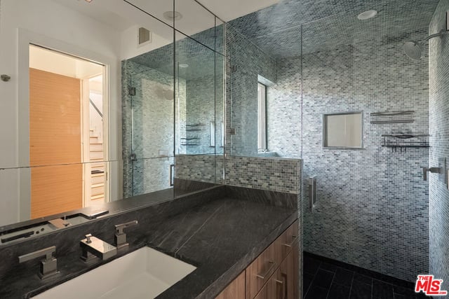 9314 Lloydcrest Drive, Beverly Hills, CA 90210 — photo 45 of 60