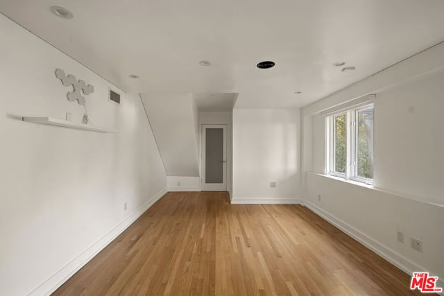 9314 Lloydcrest Drive, Beverly Hills, CA 90210 — photo 48 of 60