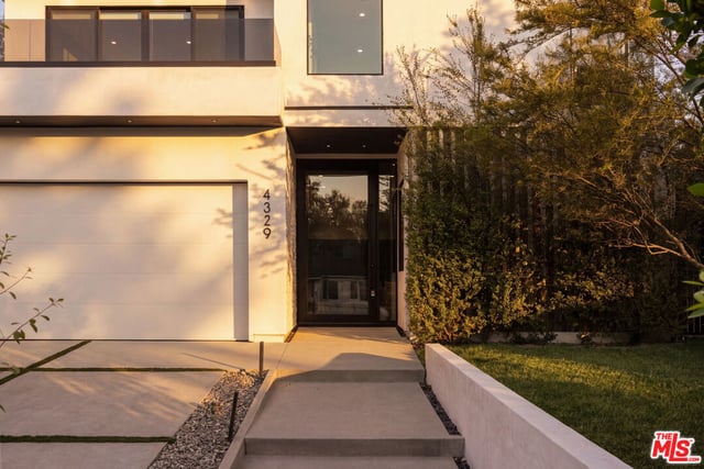 4329 Agnes Avenue, Studio City, CA 91604 — photo 3 of 42