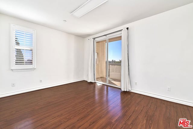3140 San Marino Street 301, Los Angeles, CA 90006 — photo 10 of 18