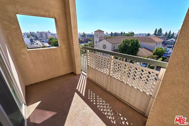 3140 San Marino Street 301, Los Angeles, CA 90006 — photo 14 of 18