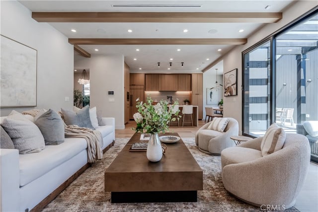 4118 N Wilkinson Avenue, Studio City, CA 91604 — photo 10 of 61