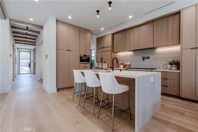 4118 N Wilkinson Avenue, Studio City, CA 91604 — photo 13 of 61