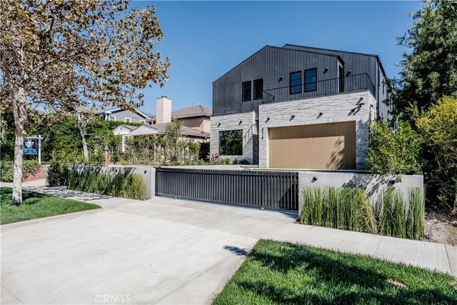 4118 N Wilkinson Avenue, Studio City, CA 91604 — photo 5 of 61
