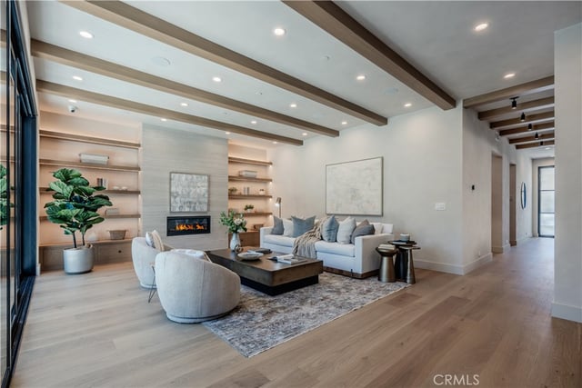 4118 N Wilkinson Avenue, Studio City, CA 91604 — photo 9 of 61