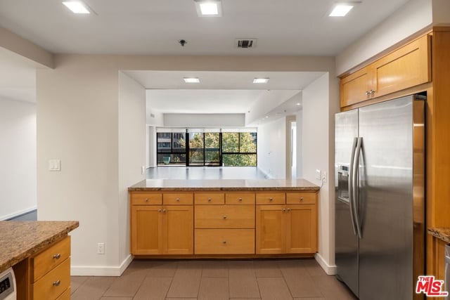 10445 Wilshire Boulevard 406, Los Angeles, CA 90024 — photo 21 of 46
