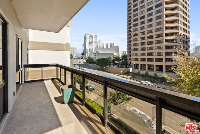 10445 Wilshire Boulevard 406, Los Angeles, CA 90024 — photo 31 of 46