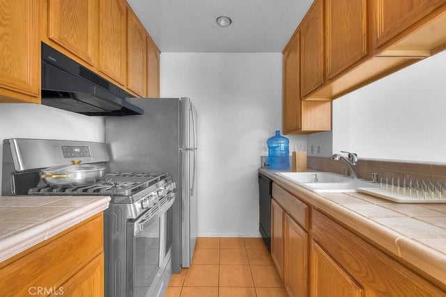 5700 Etiwanda 212, Tarzana, CA 91356 — photo 10 of 32
