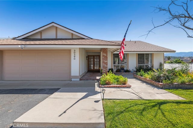 30390 Honeysuckle Hill Drive, Canyon Country, CA 91387 — photo 3 of 32