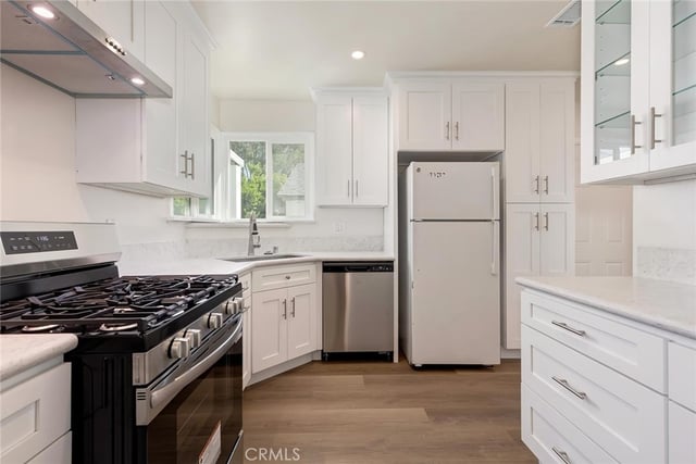 11802 S Van Ness Avenue S, Hawthorne, CA 90250 — photo 15 of 36