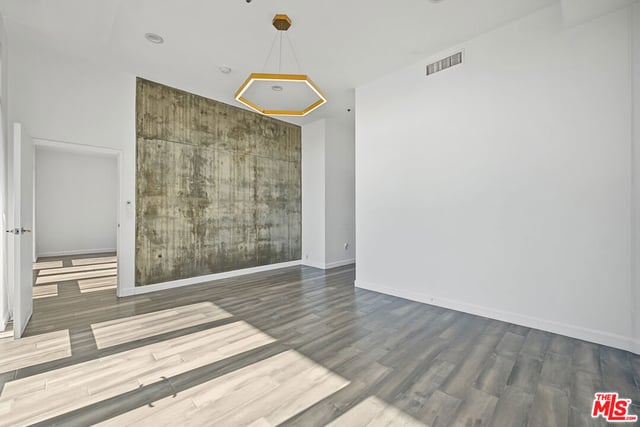 1111 S GRAND Avenue PH6, Los Angeles, CA 90015 — photo 13 of 74