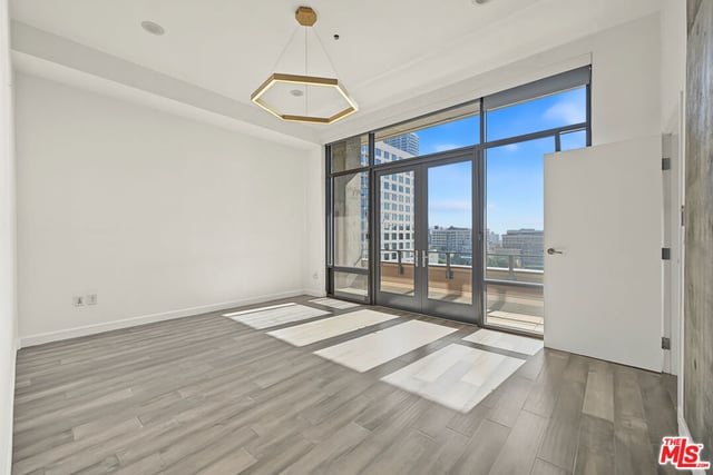 1111 S GRAND Avenue PH6, Los Angeles, CA 90015 — photo 15 of 74