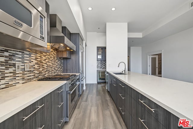 1111 S GRAND Avenue PH6, Los Angeles, CA 90015 — photo 28 of 74