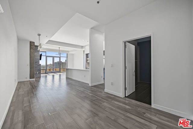 1111 S GRAND Avenue PH6, Los Angeles, CA 90015 — photo 30 of 74