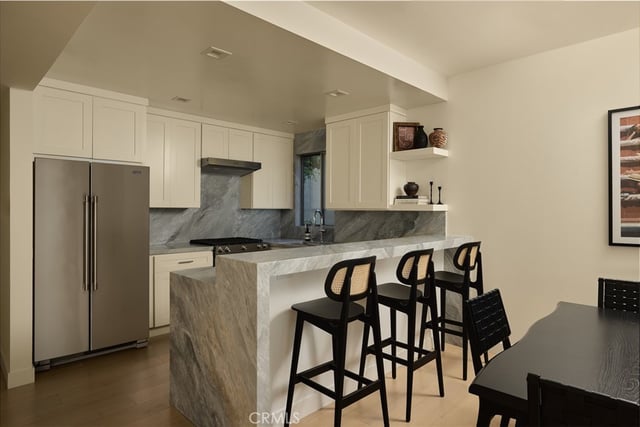8787 Shoreham Drive 105, West Hollywood, CA 90069 — photo 4 of 18