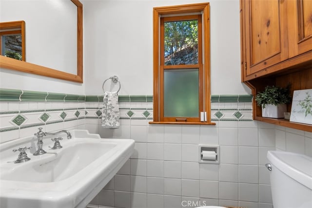 611 Country Club, Burbank, CA 91501 — photo 13 of 39