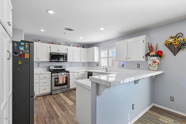 2010 Del Rey Place, Oxnard, CA 93030 — photo 15 of 45
