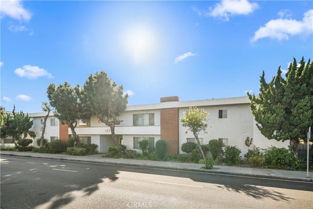 127 N Eucalyptus Avenue 4, Inglewood, CA 90301 — photo 5 of 33