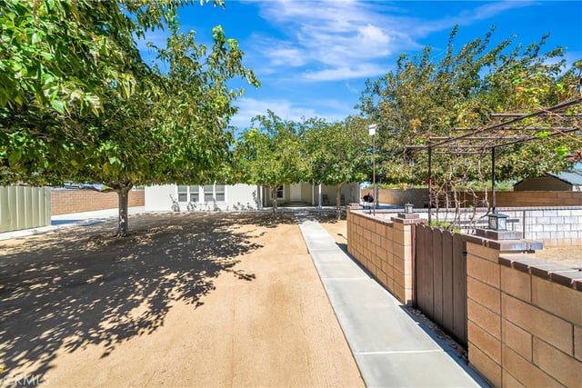 8308 W Avenue D8, Lancaster, CA 93536 — photo 65 of 74