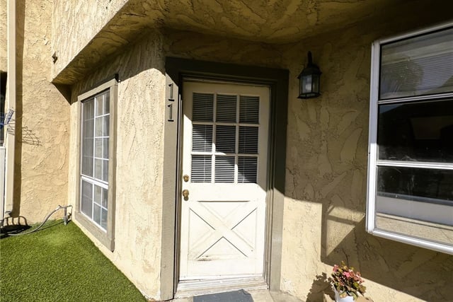 181 W La Verne Avenue 11, Pomona, CA 91767 — photo 2 of 28