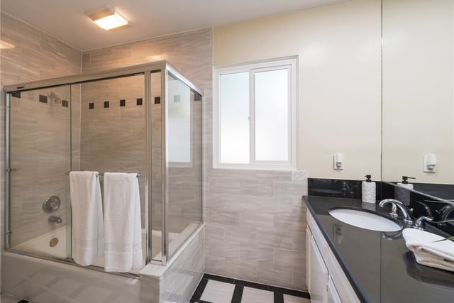 27945 Alvarez Drive, Rancho Palos Verdes, CA 90275 — photo 21 of 56