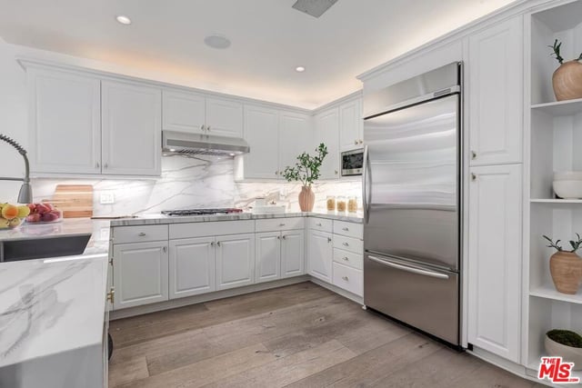 11500 San Vicente Boulevard 221, Los Angeles, CA 90049 — photo 10 of 34